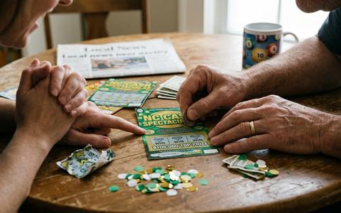 Family-gifted North Carolina scratch-off wins $100,000 top prize